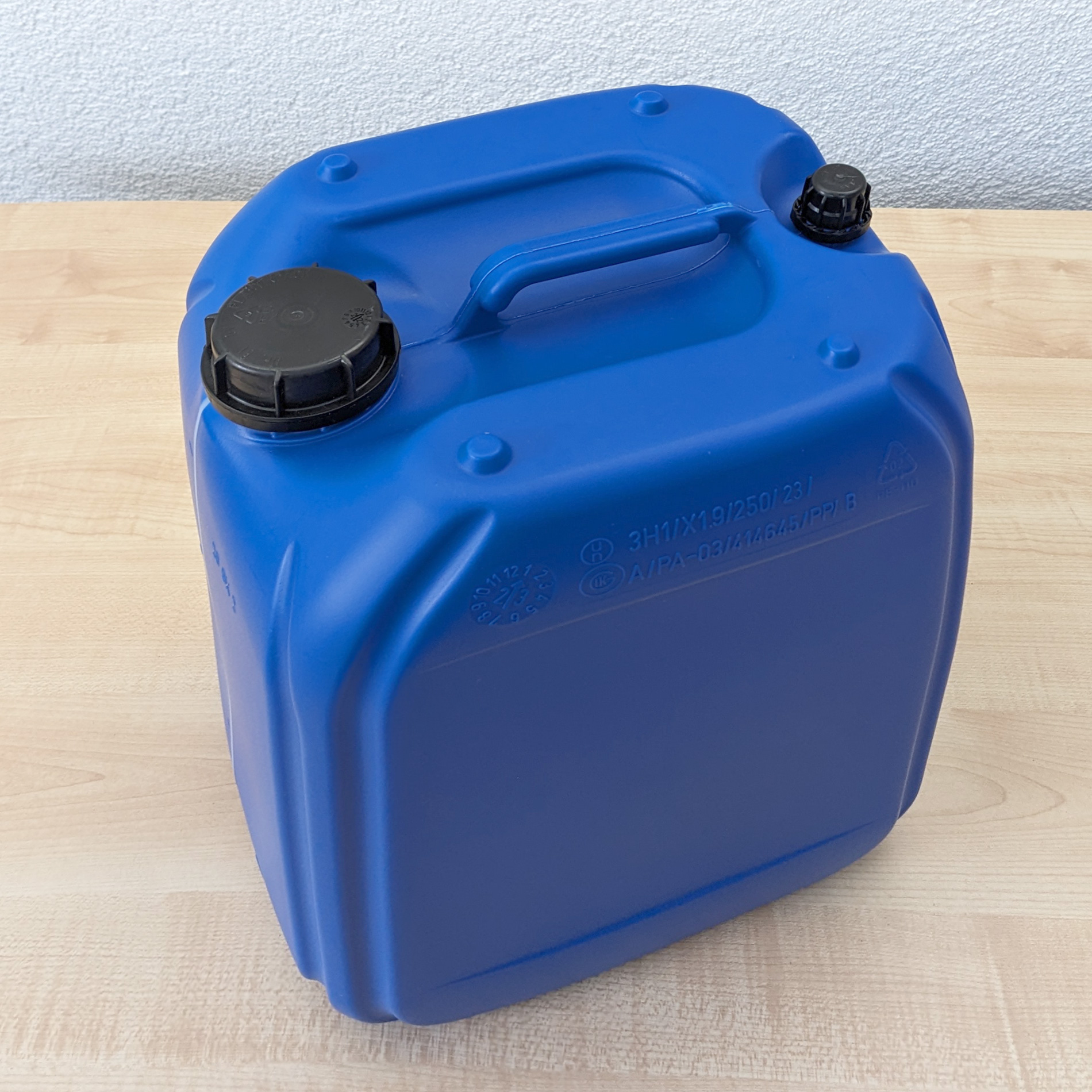 22479_1b 20 Liter Kanister Blau Gluckerfrei